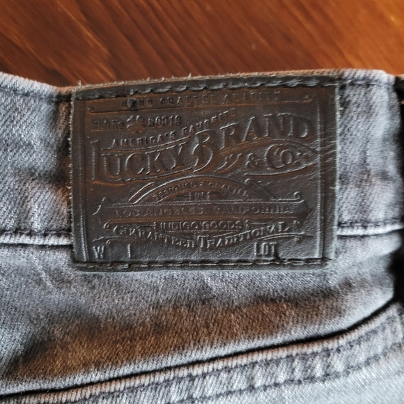 Lucky Brand Lucky Pins Black Denim Distressed Jean Shorts Size 8 Summer Spring - Picture 5 of 10